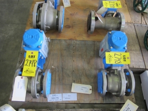 LOT (2) VALVES, BALL TYPE, 3" SIZE, 316 SS MATERIAL, A351 CF8M SPECIFICATION, FULL BORE STYLE, 316 SS TRIM, XTREME/PTFE/TFM SOFTGOODS, VPVL 350 DA B D PNEUMATIC OPERATOR, 150 # RATING, FLANGED CONNECTIONS. ASSEMBLY INCLUDES VPVL 350 DA B D DOUBLE ACTING ACTUATOR, LINKAGE KIT LK1593, AND POSITION INDICATOR. PART # 3"9150-31-3600XTZ-2 (W-51) LOADING & HANDLING FEE $15-